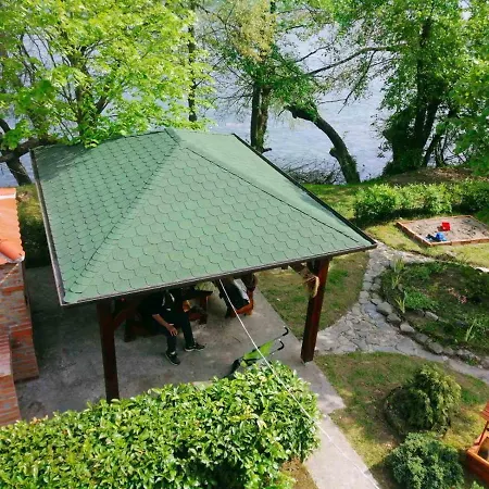 Vikendica Pavle * Vrhpolje