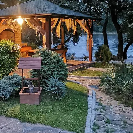 Vikendica Pavle * Vrhpolje